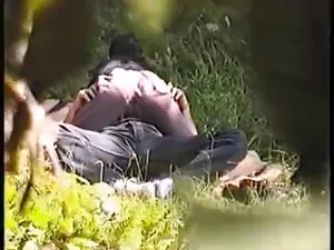 پسر خوشحال به در مقع ...