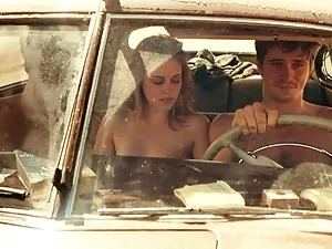 سبزه سکسی با منحنی ه ...